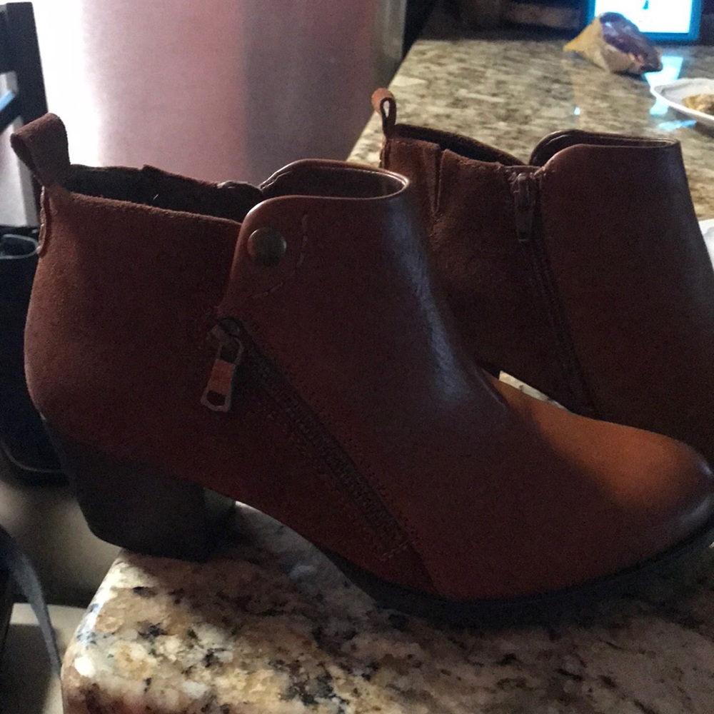 Boots - Picture 1 of 5